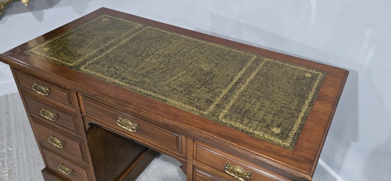 Very Good Mahogany Desk - Image 9