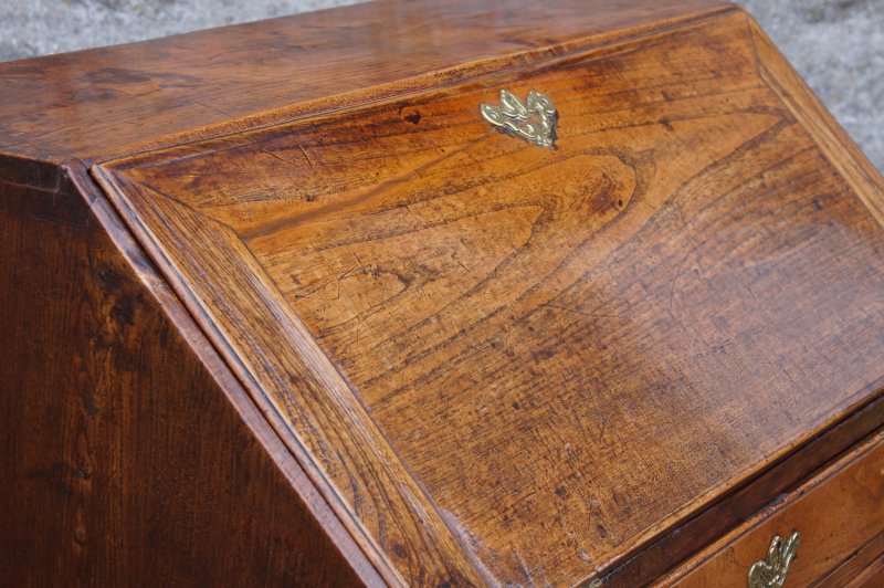 Early 18th Century Elm Bureau - Image 6