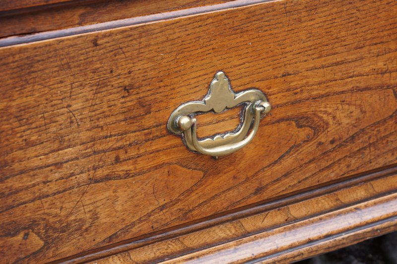 Early 18th Century Elm Bureau - Image 9