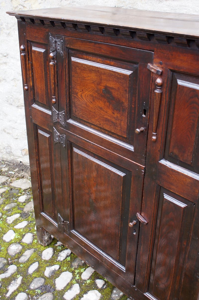 A Small 17th Century Oak Hutch - Image 7