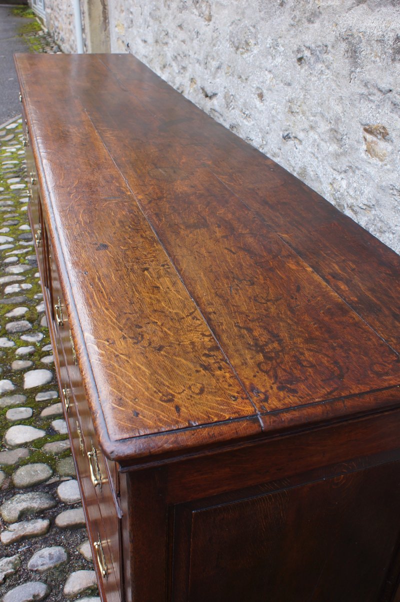 A Large 18th Century Oak Dresser Base. - Image 4
