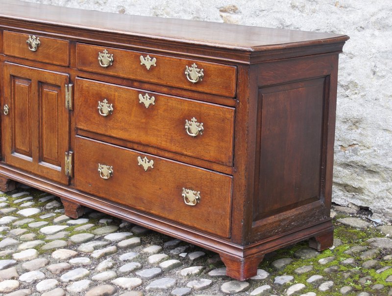 A Large 18th Century Oak Dresser Base. - Image 6