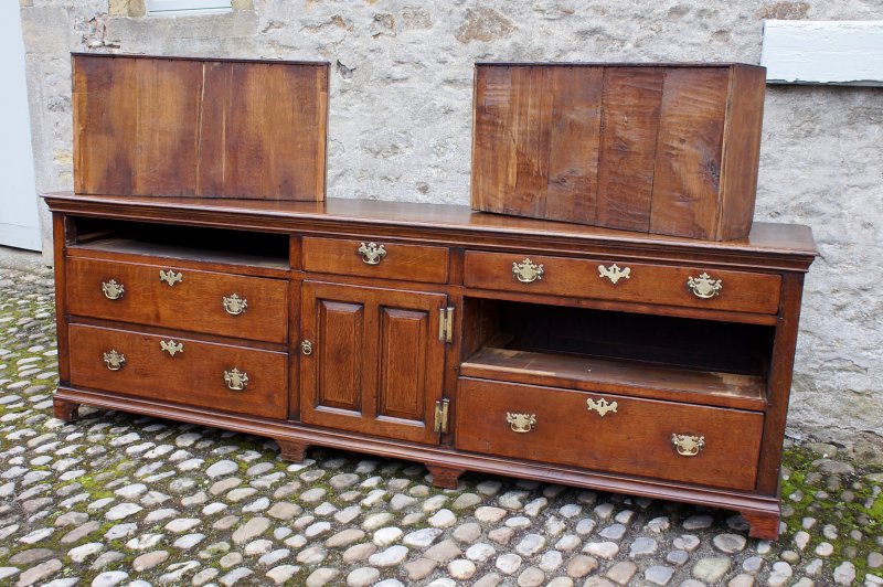 A Large 18th Century Oak Dresser Base. - Image 7