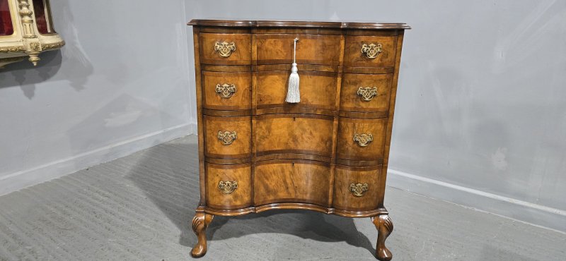 Outstanding Concave Walnut Chest of Drawers - Image 4