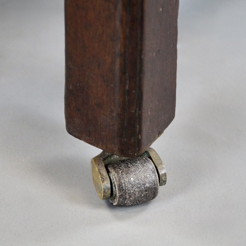 A Large George III Mahogany Wing Chair - Image 4