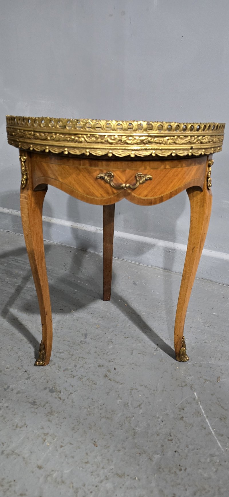 Super Pair French Kingwood Lamp Tables - Image 3