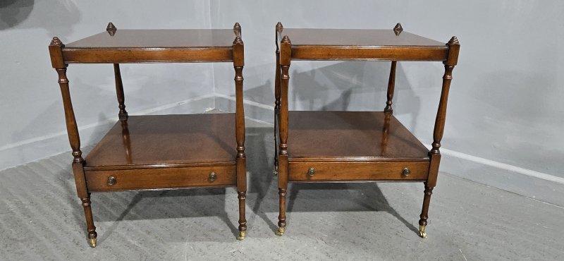 Fine Pair Regency Mahogany Lamp Tables - Image 2