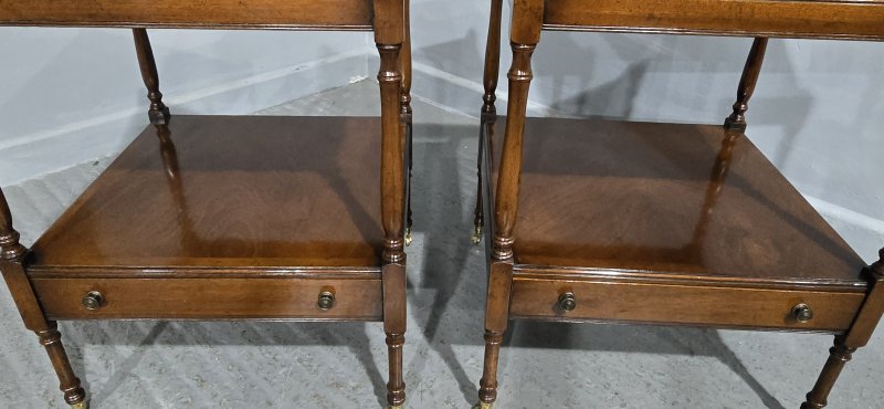 Fine Pair Regency Mahogany Lamp Tables - Image 5