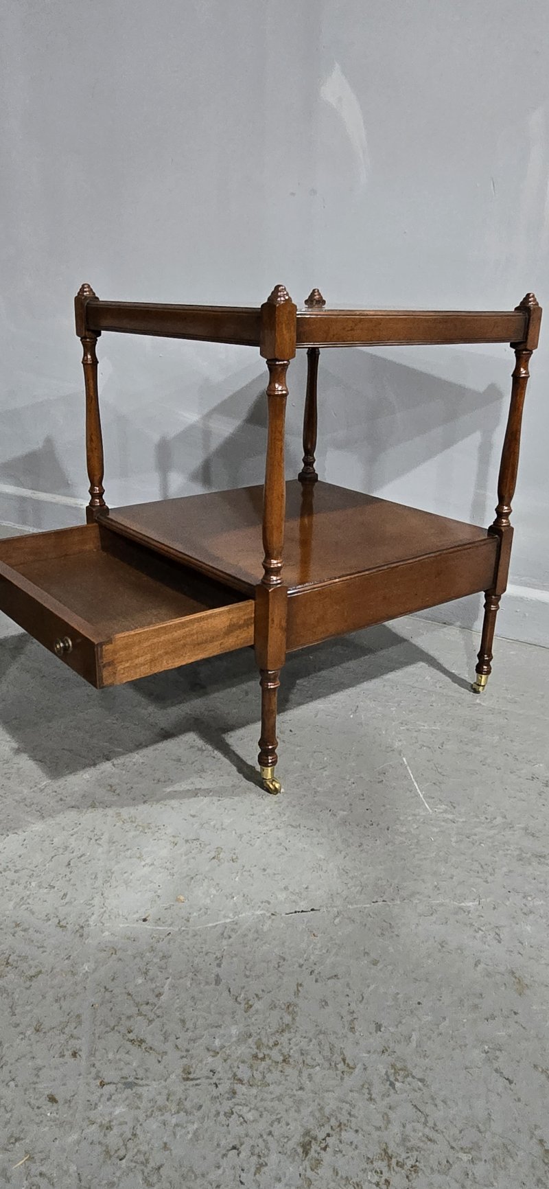 Fine Pair Regency Mahogany Lamp Tables - Image 9