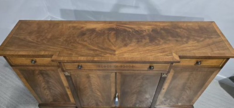 Fine Brass Inlaid Breakfront Mahogany Sideboard - Image 9