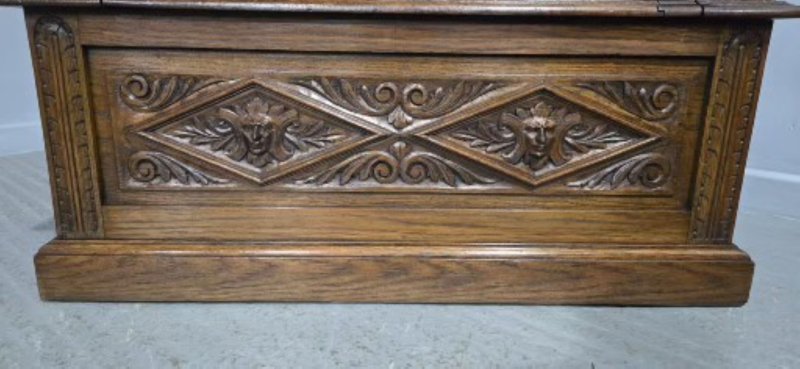Excellent Green Man Hall Monks Bench - Image 3