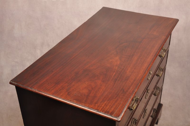 Very Fine Early 18th Century Mahogany Chest Of Drawers - Image 13