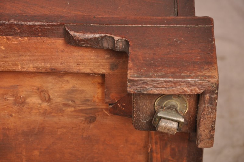 Very Fine Early 18th Century Mahogany Chest Of Drawers - Image 18