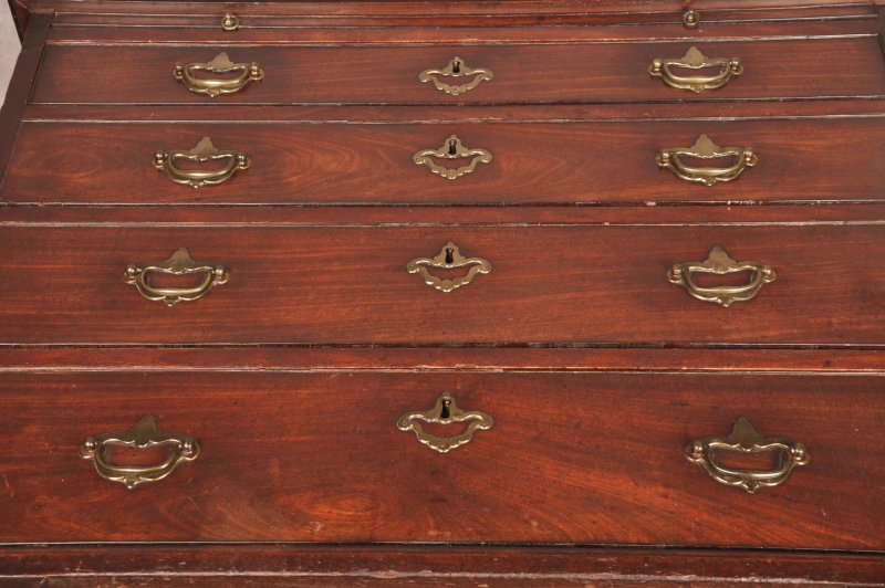 Very Fine Early 18th Century Mahogany Chest Of Drawers - Image 20