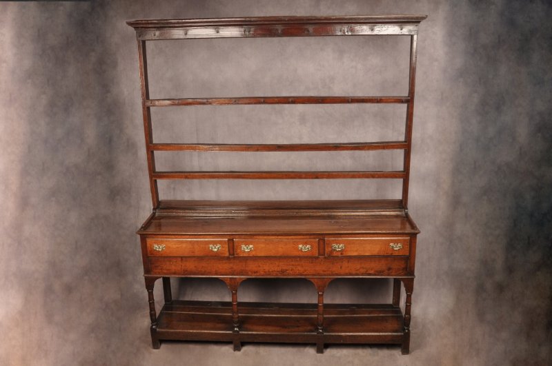 18th Century Oak Pot Board Dresser - Image 18