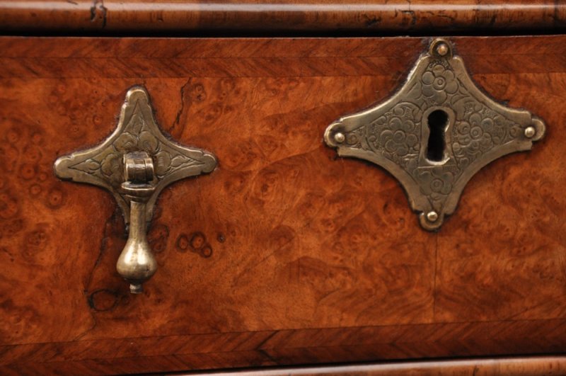 17th Century Burr Walnut Bureau Cabinet - Image 5