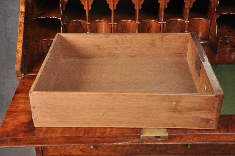 17th Century Burr Walnut Bureau Cabinet - Image 12