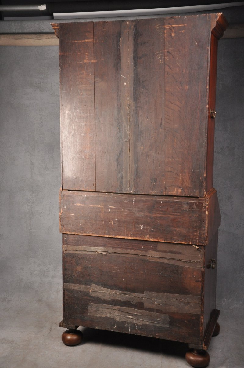 17th Century Burr Walnut Bureau Cabinet - Image 16