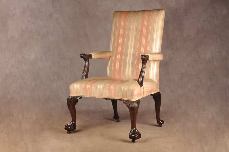 A Very Fine 18th Century Mahogany Library Chair - Image 2