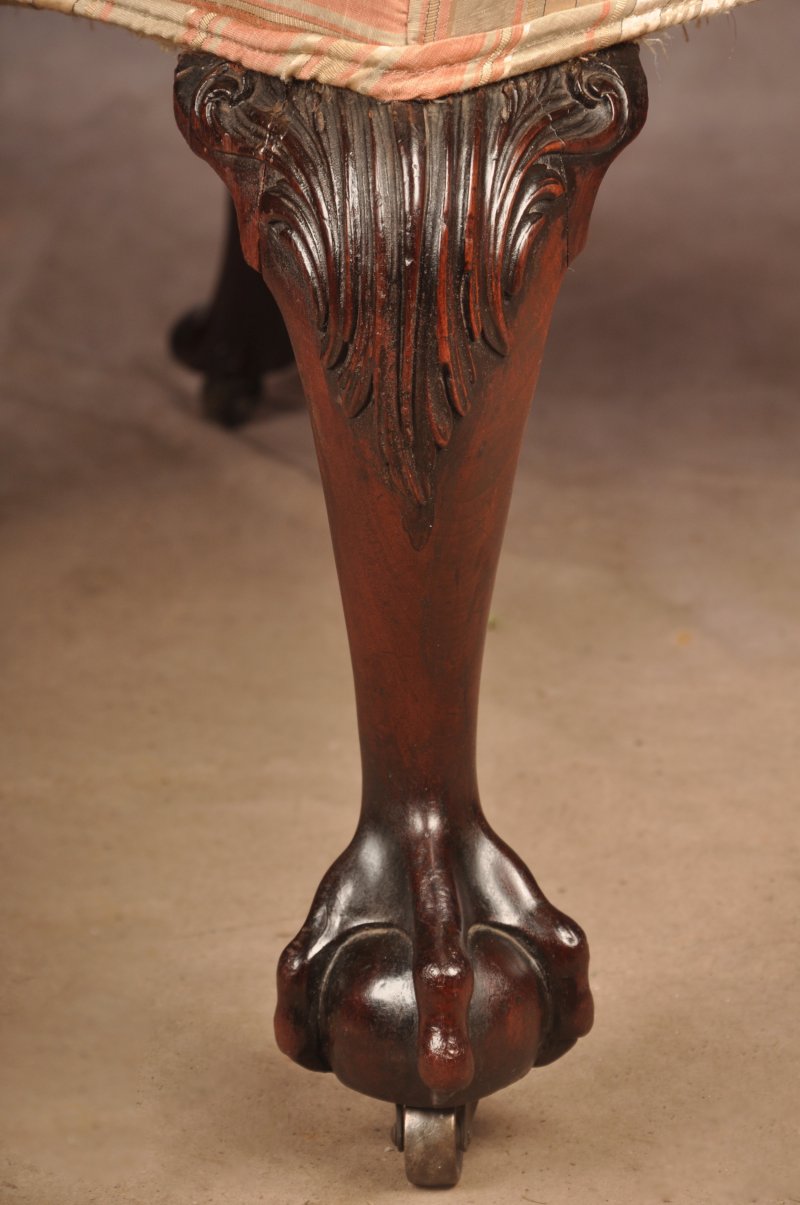 A Very Fine 18th Century Mahogany Library Chair - Image 4