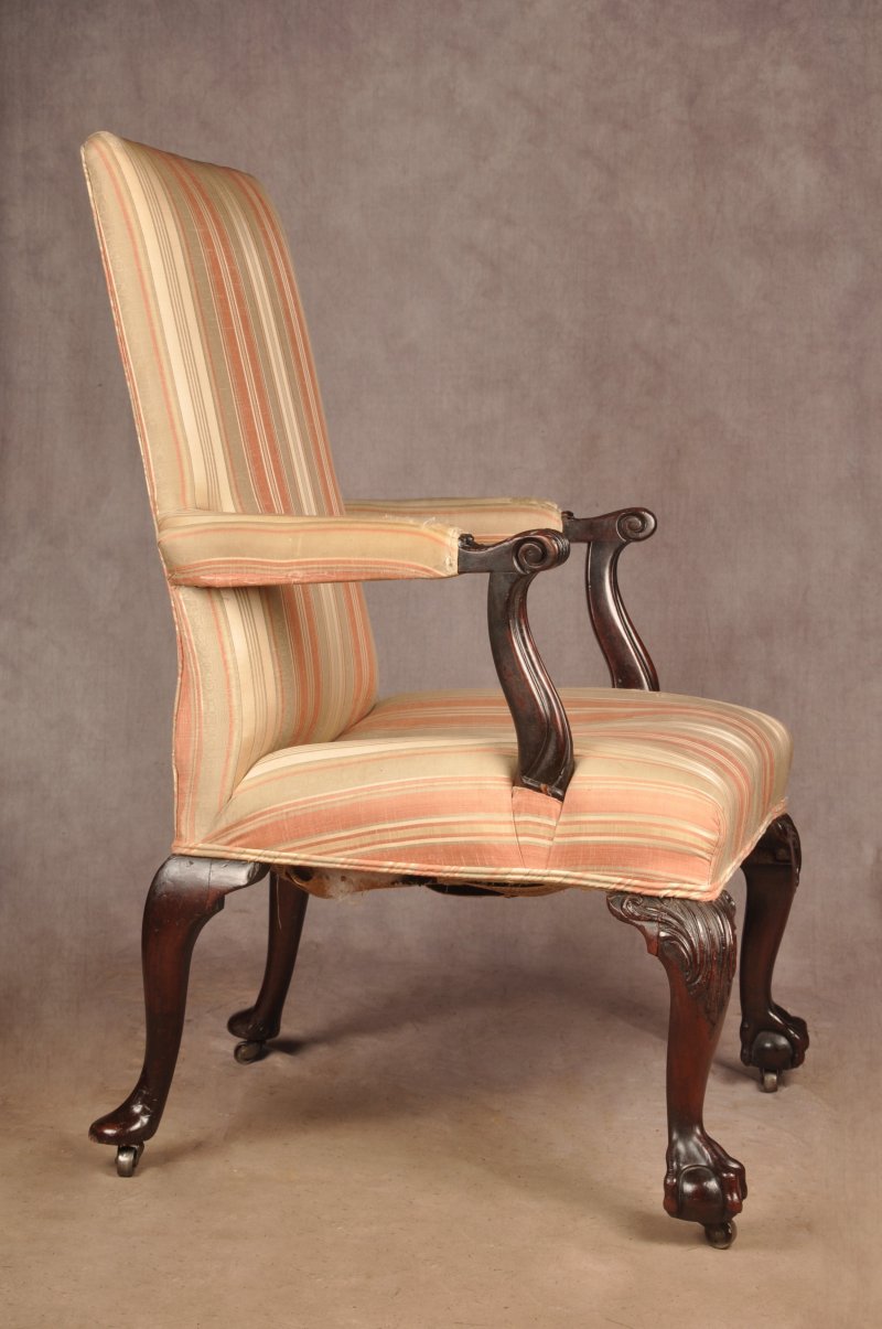A Very Fine 18th Century Mahogany Library Chair - Image 9