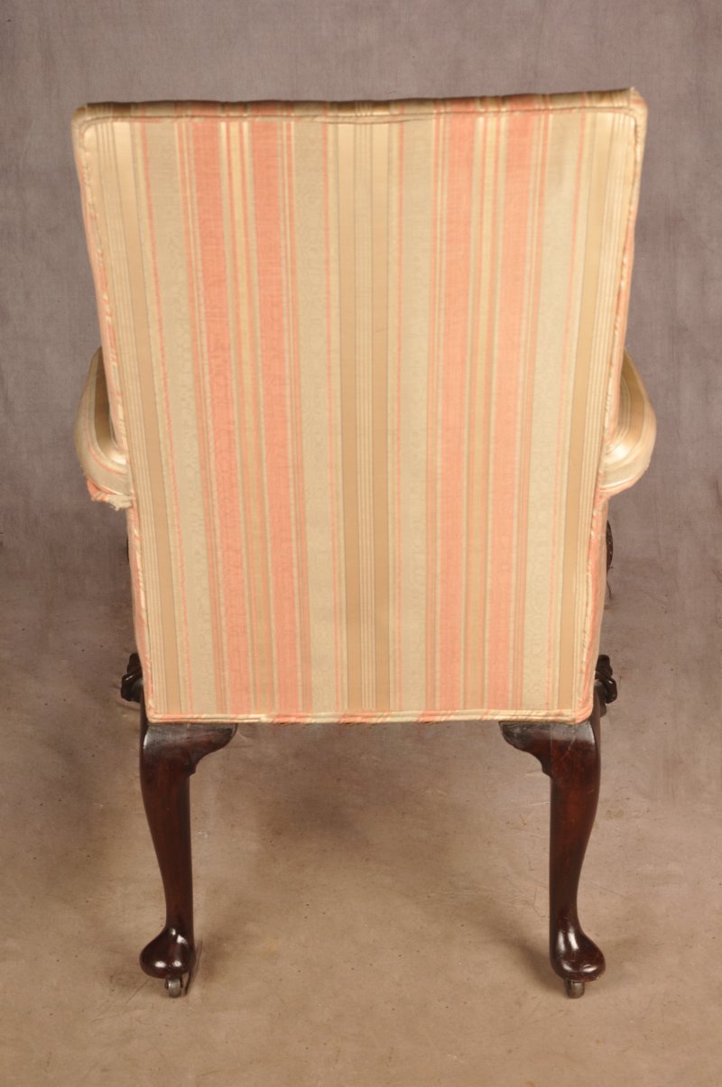 A Very Fine 18th Century Mahogany Library Chair - Image 10