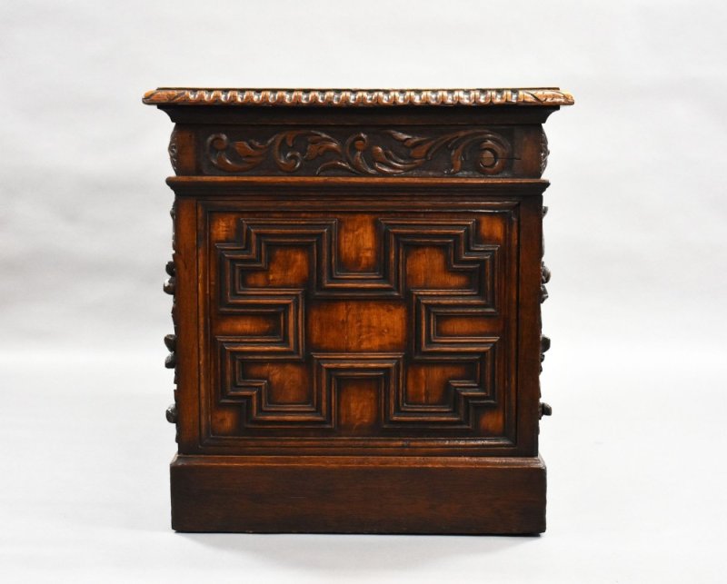 Victorian Carved Oak Desk - Image 4
