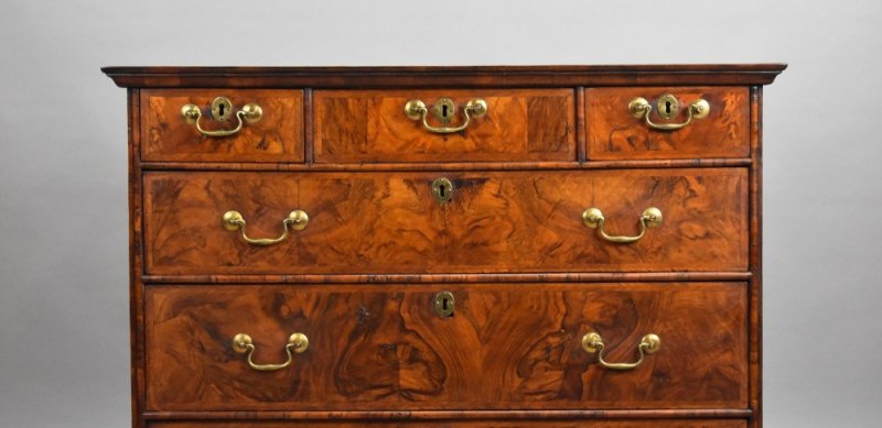 George III Burr Walnut Chest Of Drawers - Image 3