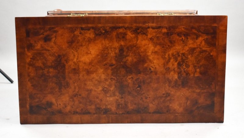 George III Burr Walnut Chest Of Drawers - Image 9