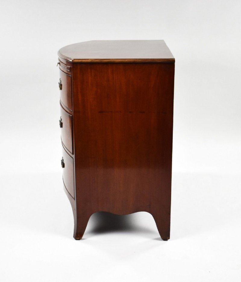 Regency Mahogany Bow Front Chest Of Drawers - Image 6