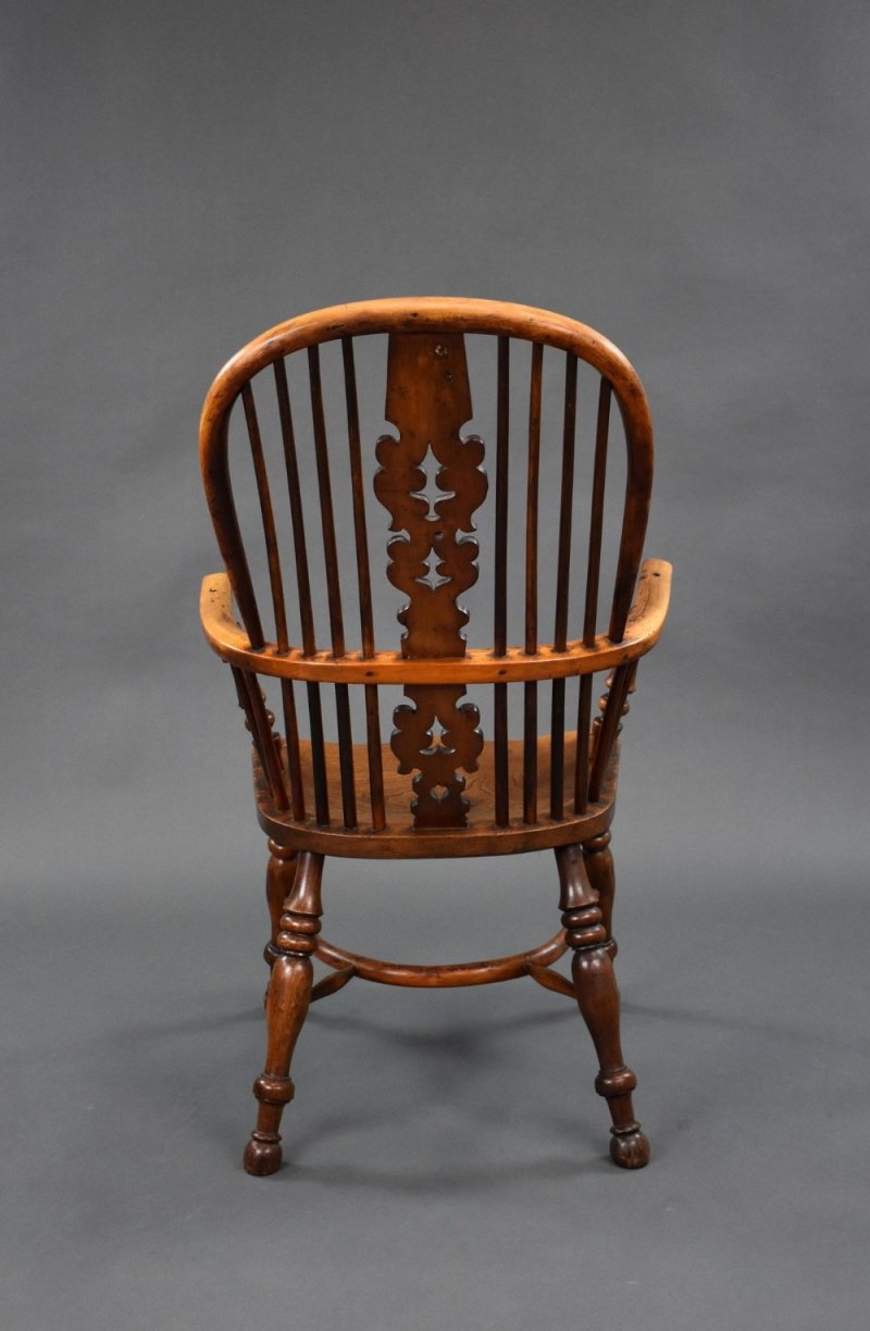 Antique Yew & Elm Windsor Armchair - Image 4