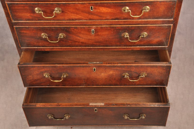 Small 18th Century Mahogany Chest Of Drawers - Image 2