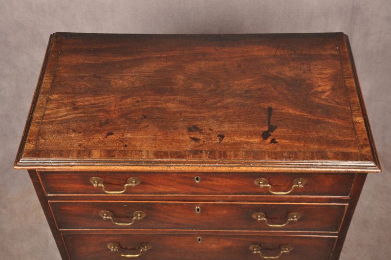 Small 18th Century Mahogany Chest Of Drawers - Image 5