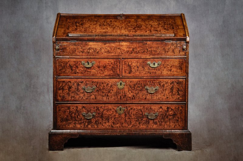 Fine 17th Century Mulberry Bureau In The Manner Of Coxed & Woster