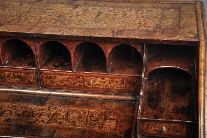 Fine 17th Century Mulberry Bureau In The Manner Of Coxed & Woster - Image 7