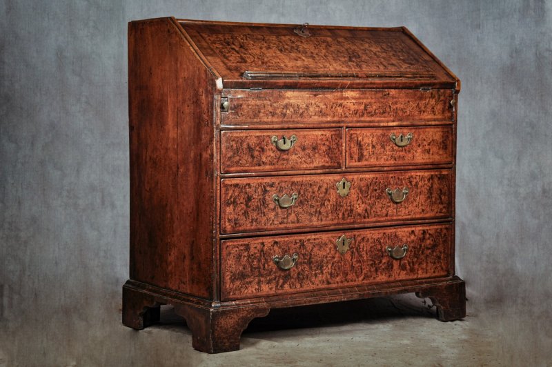 Fine 17th Century Mulberry Bureau In The Manner Of Coxed & Woster - Image 13