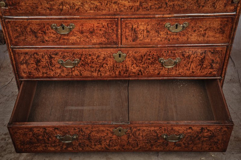 Fine 17th Century Mulberry Bureau In The Manner Of Coxed & Woster - Image 10