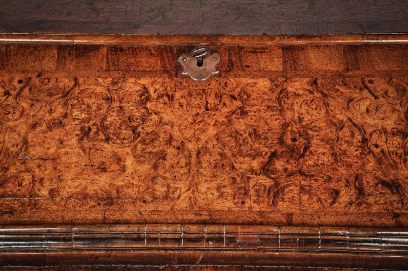 Fine 17th Century Mulberry Bureau In The Manner Of Coxed & Woster - Image 9