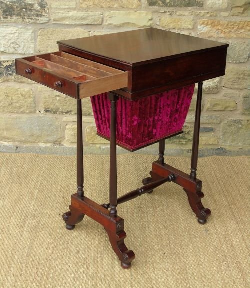Good George IV Mahogany Sewing Table - Image 2
