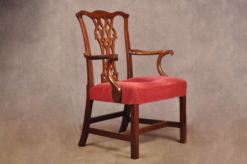 Fine 18th Century Mahogany Chippendale Armchair - Image 2