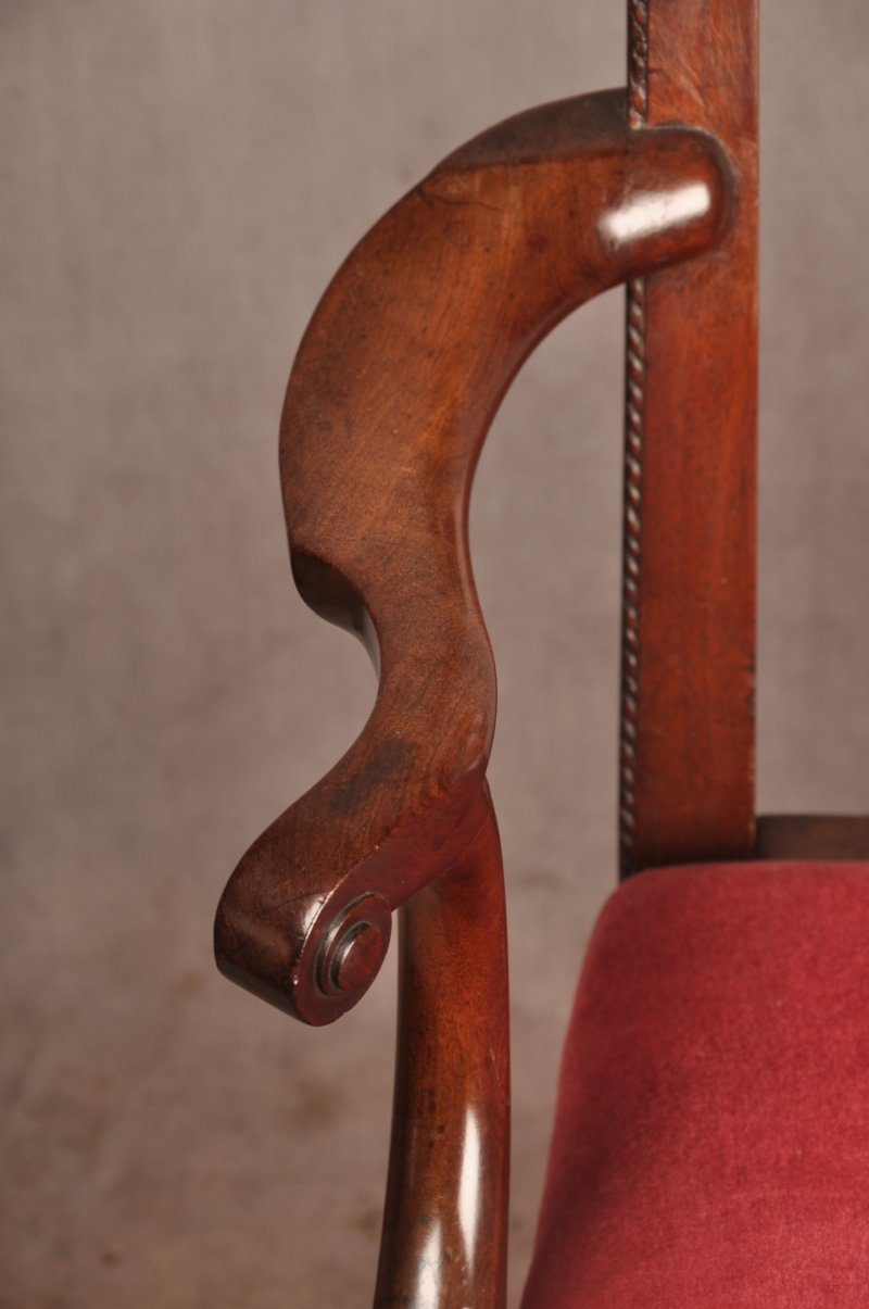Fine 18th Century Mahogany Chippendale Armchair - Image 8
