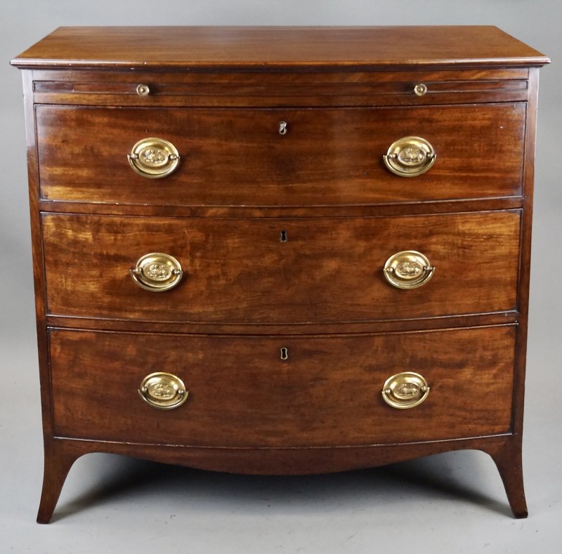 A George III Mahogany Bow-Fronted Chest Of Drawers - Image 4