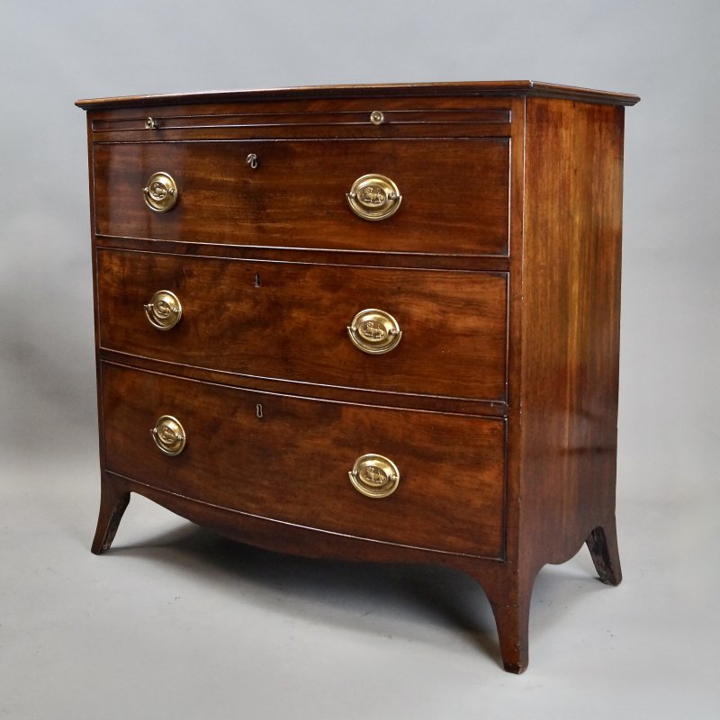 A George III Mahogany Bow-Fronted Chest Of Drawers - Image 5