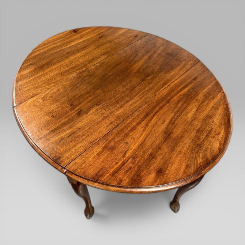 Antique George II Mahogany Oval Drop Leaf Dining Table - Image 7