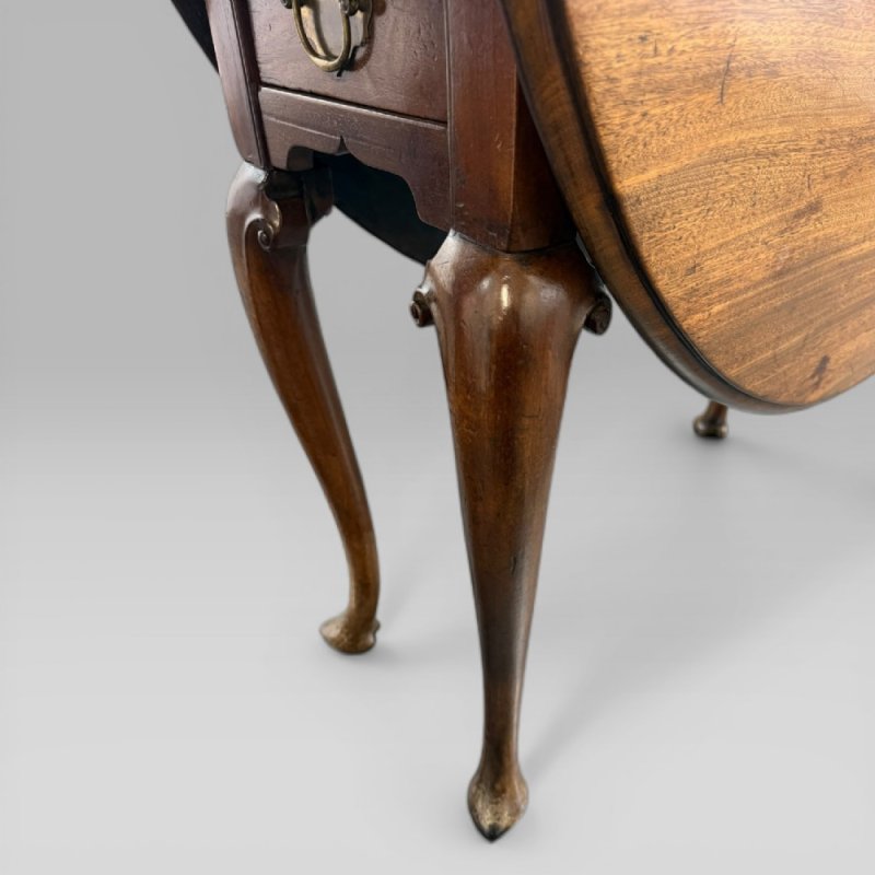 Antique George II Mahogany Oval Drop Leaf Dining Table - Image 8