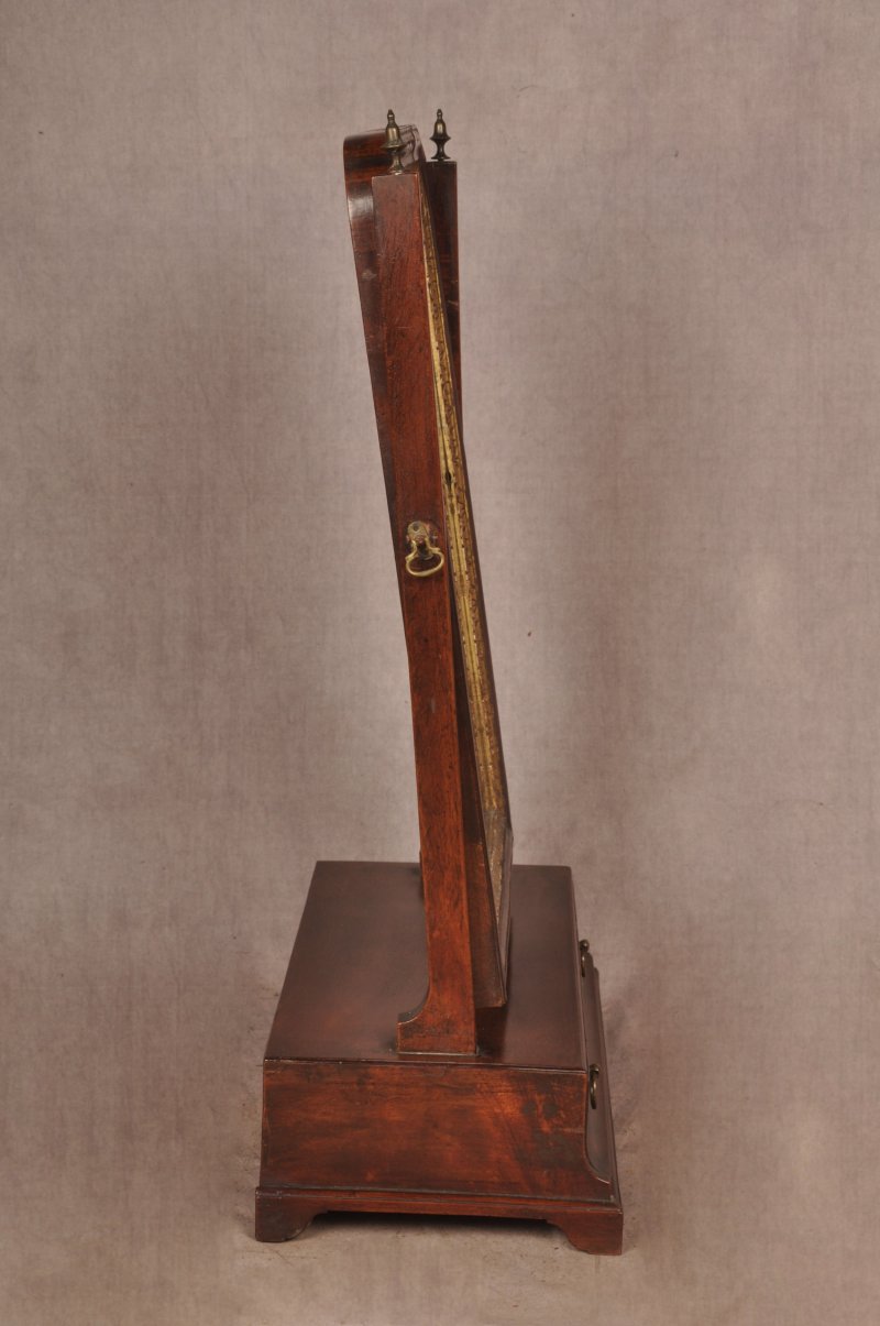 18th Century Mahogany Toilet Mirror - Image 3