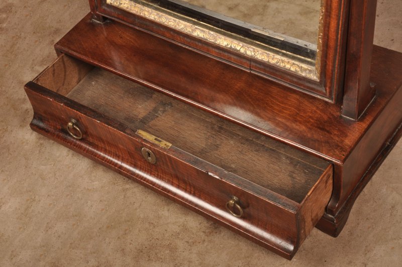 18th Century Mahogany Toilet Mirror - Image 4