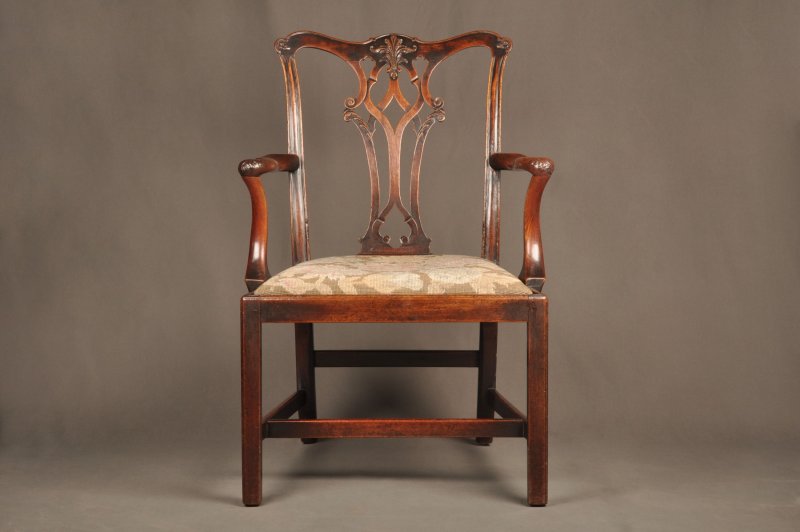 Wonderful 18th Century Mahogany Chippendale Armchair - Image 2