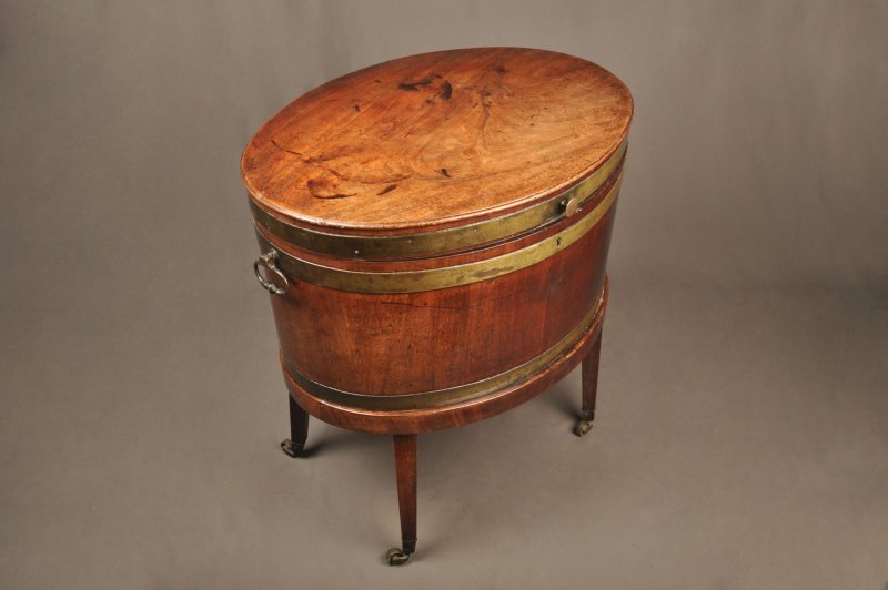Superb 18th Century Mahogany Wine Cooler - Image 4