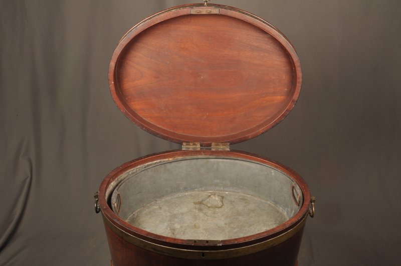 Superb 18th Century Mahogany Wine Cooler - Image 11
